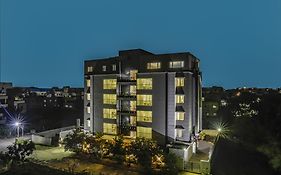 Floressa Randa Business Hotel